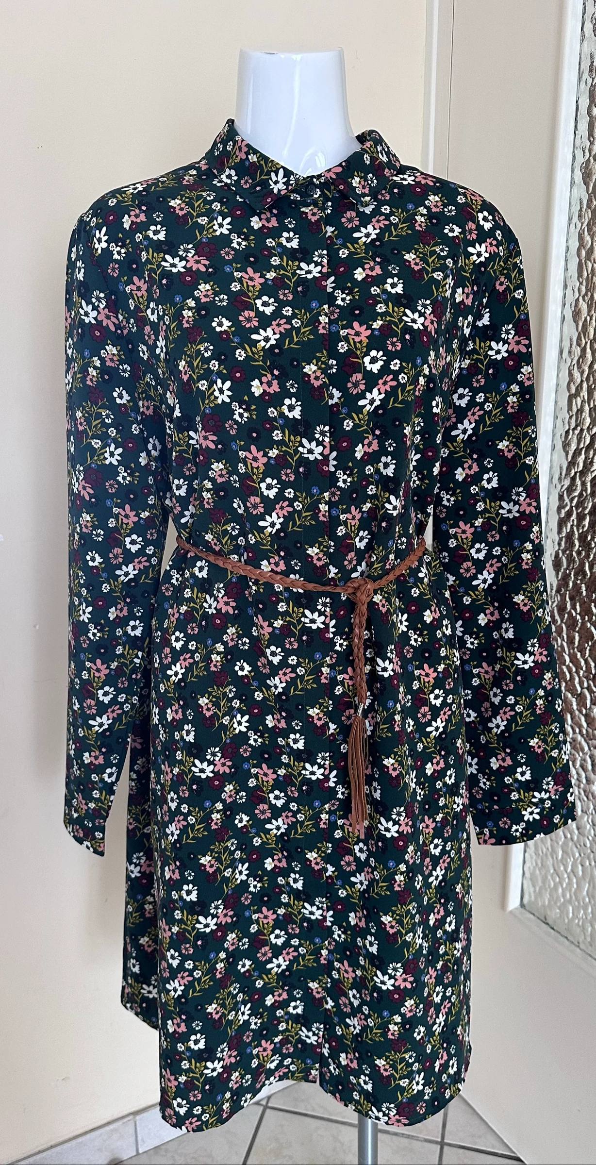 Vestido Floral Campo Fundo Verde Abotoado - Novo (T. XL / 44-46) – photo 9